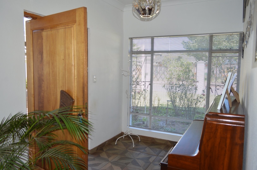 4 Bedroom Property for Sale in Flamwood North West